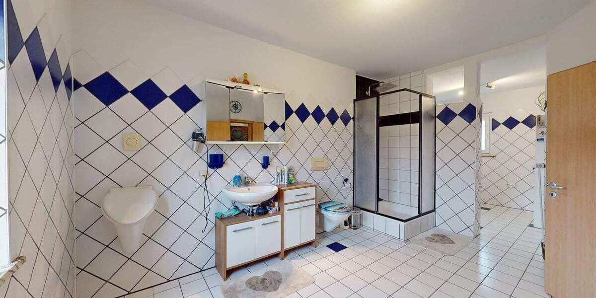 Doppelhaushälfte Gudensberg Obervorschütz - 9 Zimmer, 240 m&sup2;, 199.000&euro; | Angebot:25735119