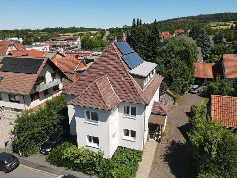 Haus zum Kaufen in Dransfeld 420.000 € 260 m²