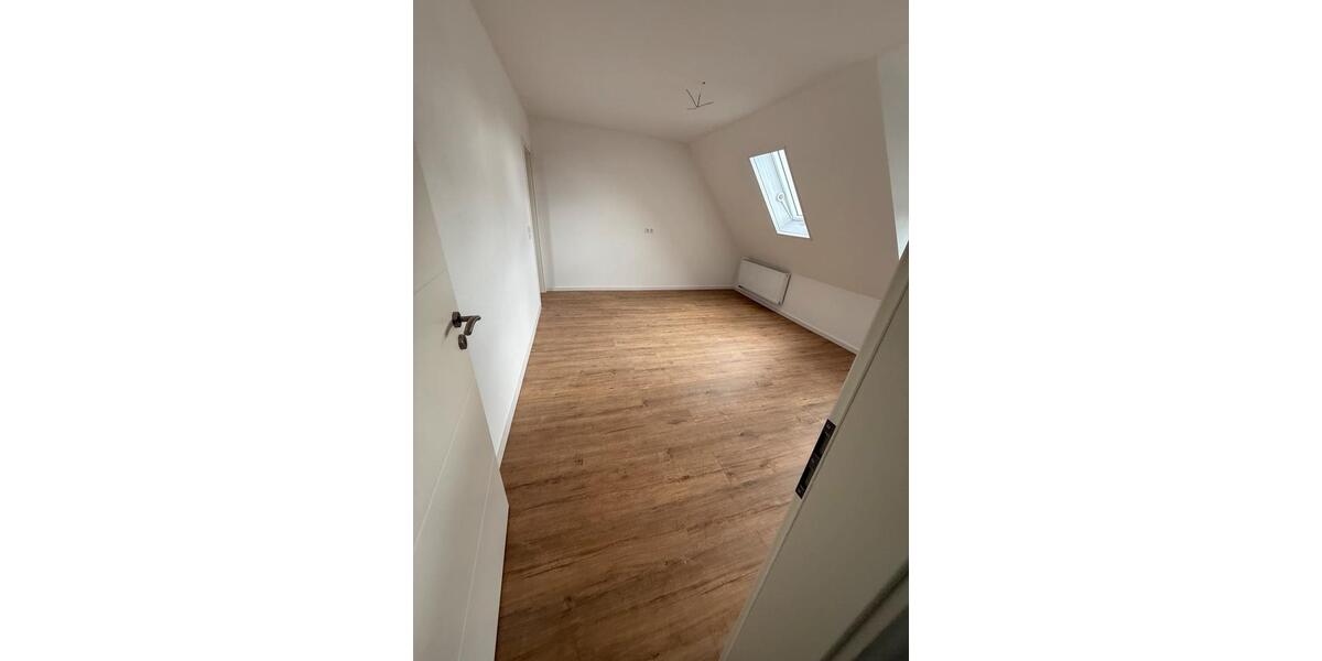 Dachgeschoßwohnung Breuna - 2 Zimmer, 65 m&sup2;, 690&euro; | Angebot:26637942