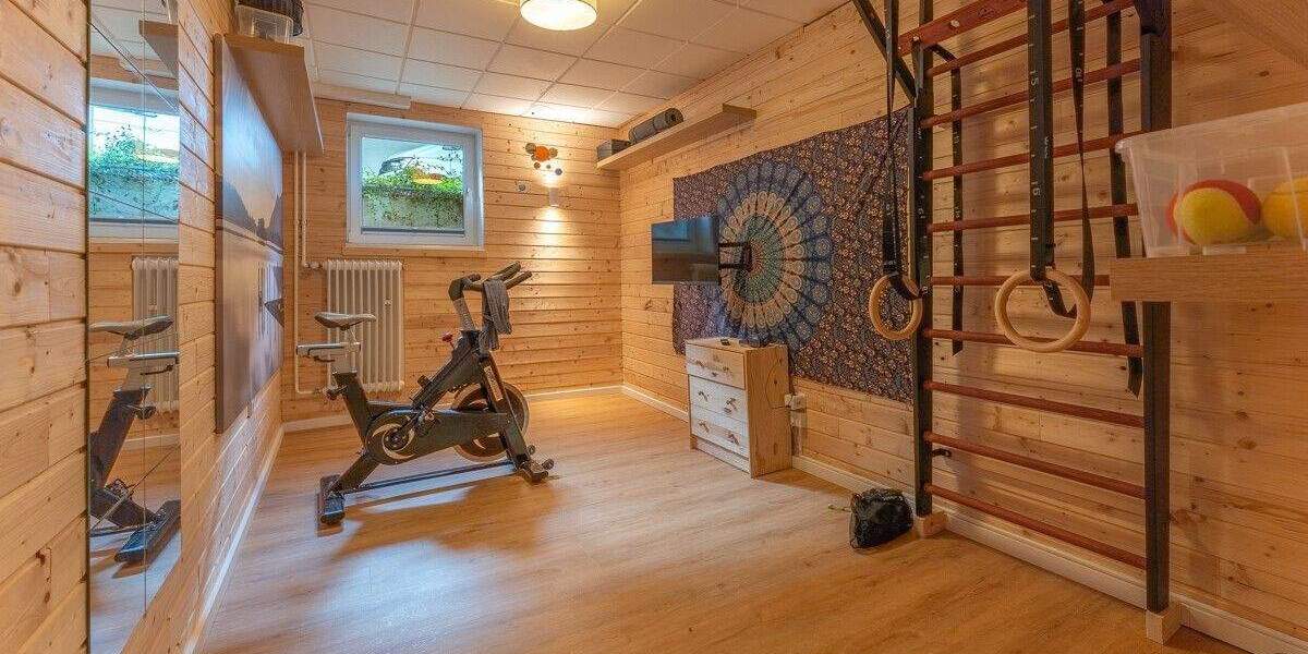 Viel Platz für alle: Großes Einfamilienhaus mit Traumgarten in Nordshausen 7 zimmer