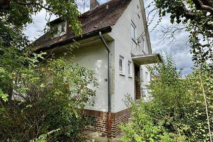 Haus Kassel Oberzwehren - 7 Zimmer, 157 m&sup2;, 310.000&euro; | Angebot:23945203