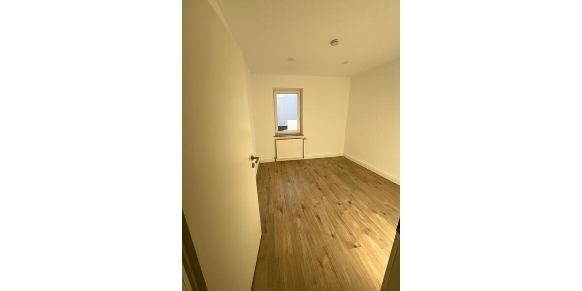 Etagenwohnung Kaufungen - 4 Zimmer, 80 m&sup2;, 920&euro; | Angebot:26348421