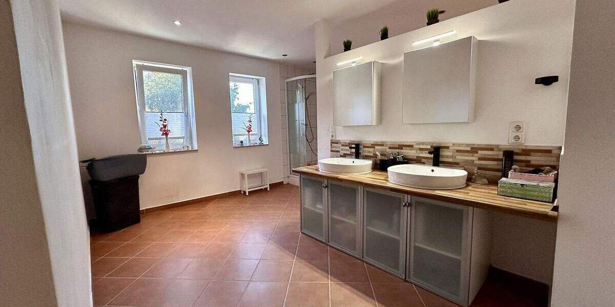 Einfamilienhaus Wolfhagen Istha - 7 Zimmer, 200 m&sup2;, 1.150&euro; | Angebot:25711112