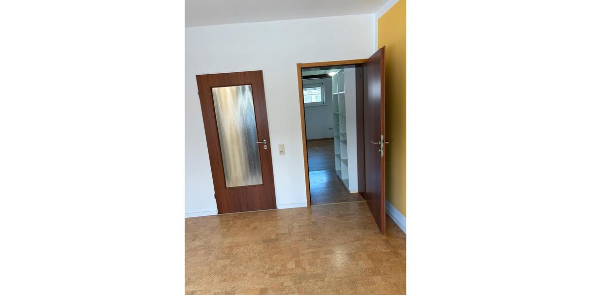 Erdgeschoßwohnung Hofgeismar - 6 Zimmer, 175 m&sup2;, 275.000&euro; | Angebot:27441303