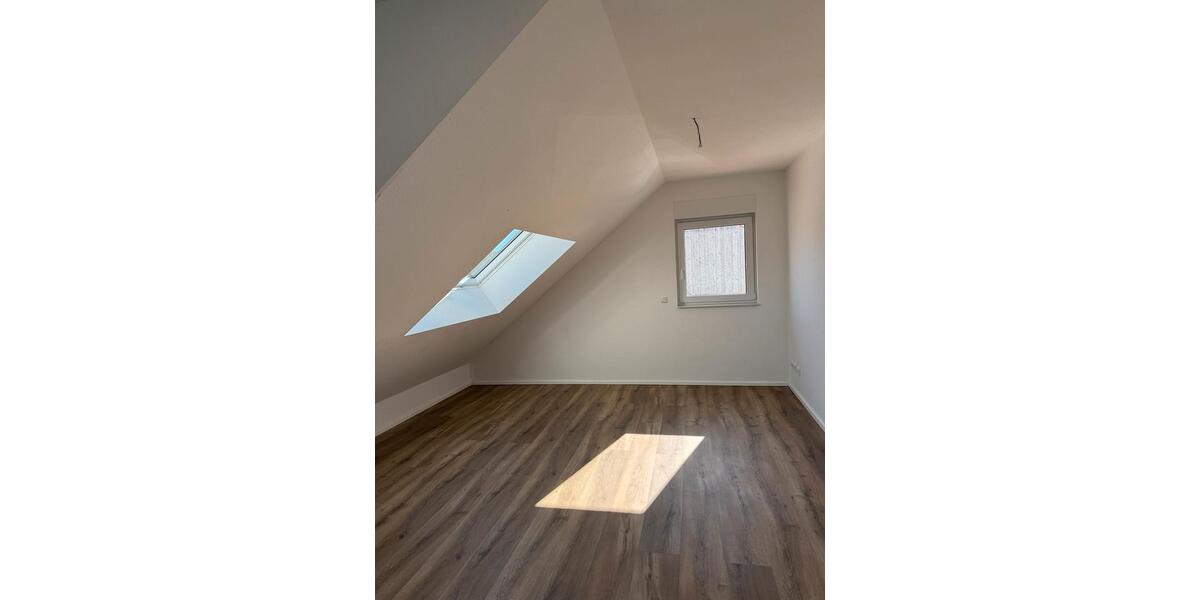 Dachgeschoßwohnung Ahnatal - 2 Zimmer, 60 m&sup2;, 735&euro; | Angebot:26351482