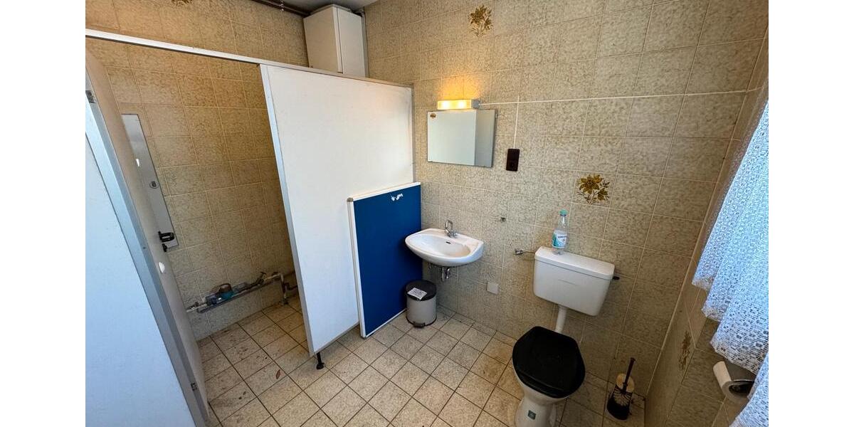 WohnGeschäftshaus an, Selbstsanierer zu vermieten 3 zimmer