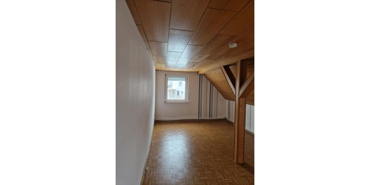Dachgeschoßwohnung Melsungen - 4 Zimmer, 100 m&sup2;, 650&euro; | Angebot:24826845
