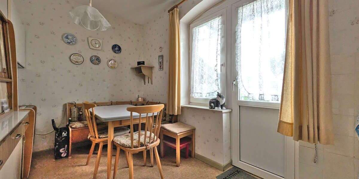 3-Familienhaus mit großem Garten zentral in Vellmar 9 zimmer