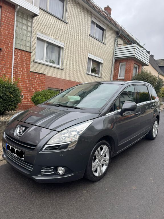 Peugeot 5008 250.000 km 4.299 € Habichtswald 34317