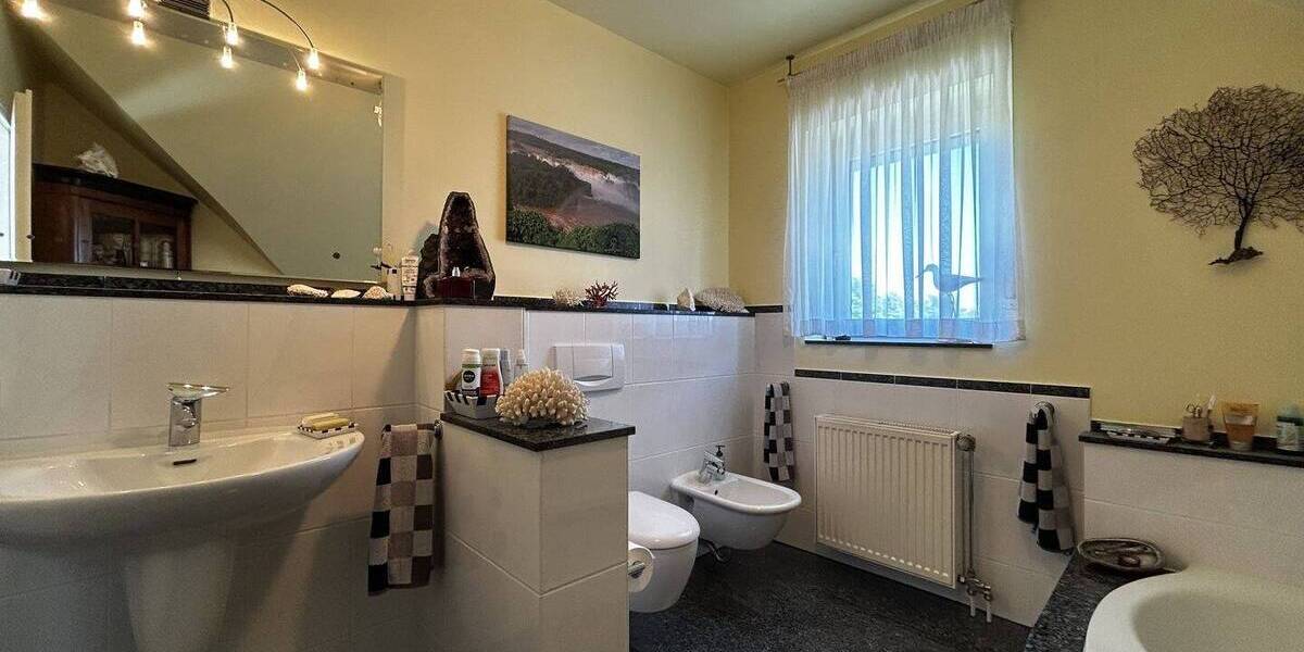 Etagenwohnung Kassel Harleshausen - 4 Zimmer, 127 m&sup2;, 350.000&euro; | Angebot:25674214