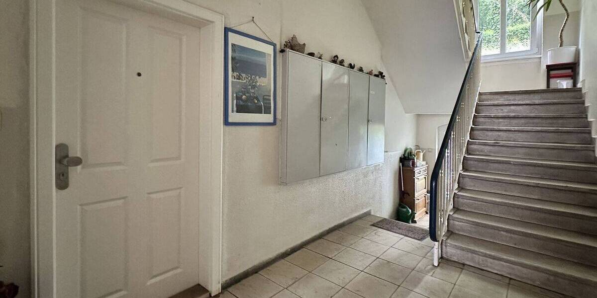 Etagenwohnung Kassel Süd - 4 Zimmer, 107 m&sup2;, 225.000&euro; | Angebot:26816145