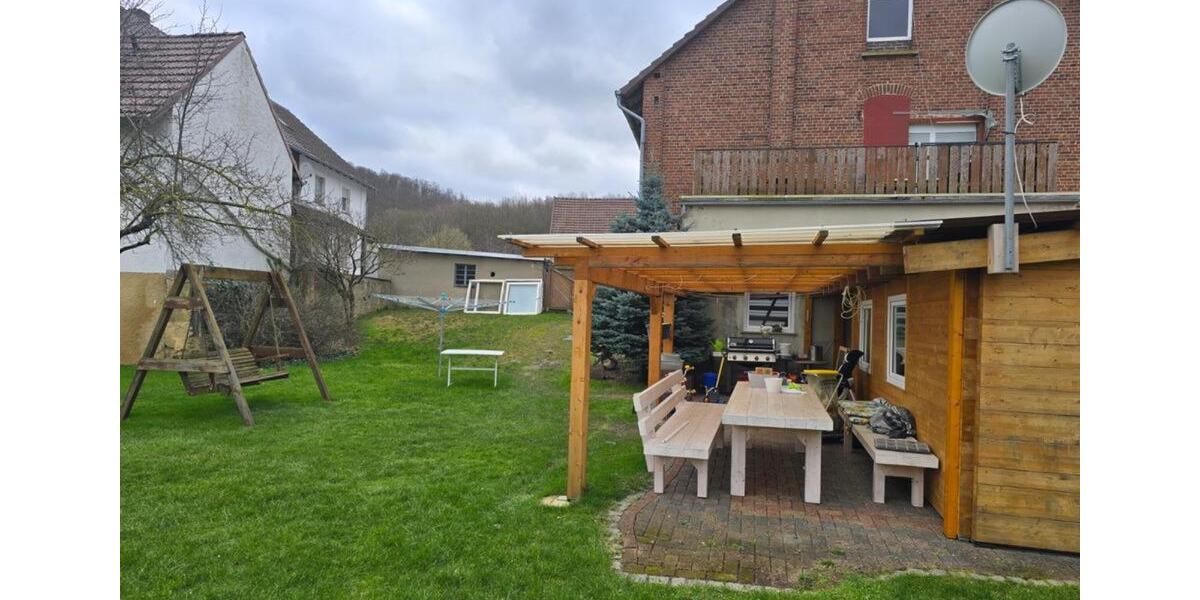 Mehrfamilienhaus mit 6 Wohneinheiten in Rhünda 20 zimmer