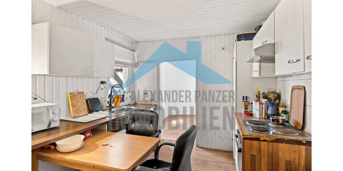 Zentral gelegenes Wohn- und Geschäftshaus in Kassel-Niederzwehren Nähe DEZ! zimmer