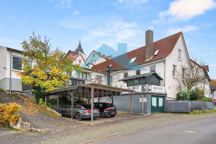 Haus zum Kaufen in Lohfelden 519.000 € 331 m²