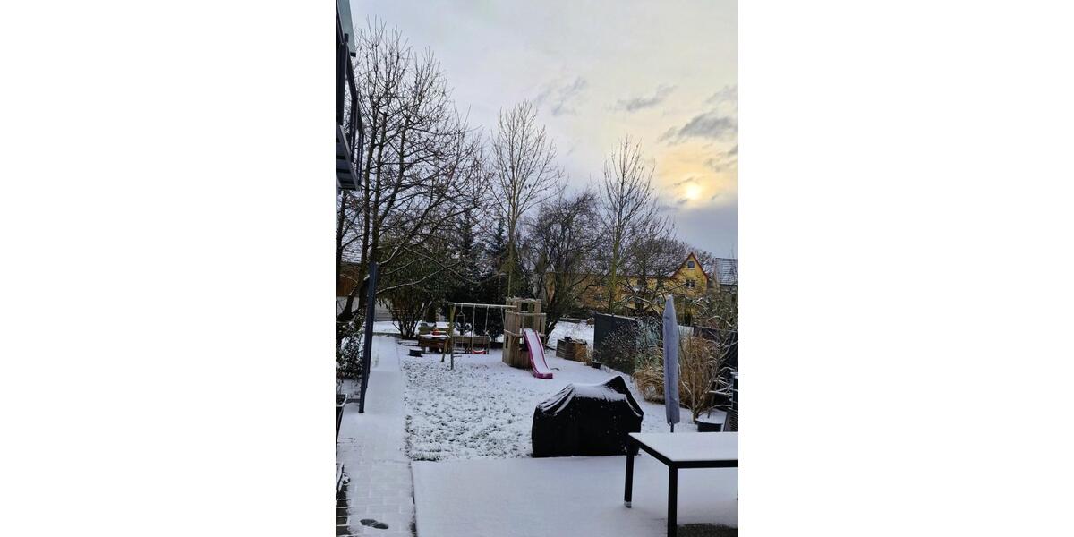 Hochparterrewohnung mit großem Garten 3 zimmer