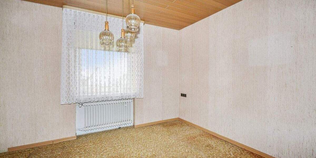 Ruhig gelegenes Zweifamilien-Doppelhaus - Ideal für Familie oder Mehrgenerationenwohnen 8 zimmer