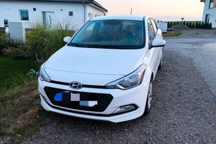 Hyundai i20 120.000 km 6.600 € Waldeck-Sachsenhausen 34513