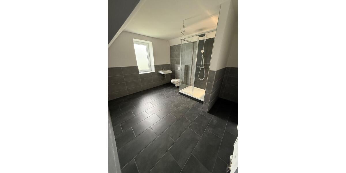 Dachgeschoßwohnung Kassel Niederzwehren - 2 Zimmer, 70 m&sup2;, 800&euro; | Angebot:26061117