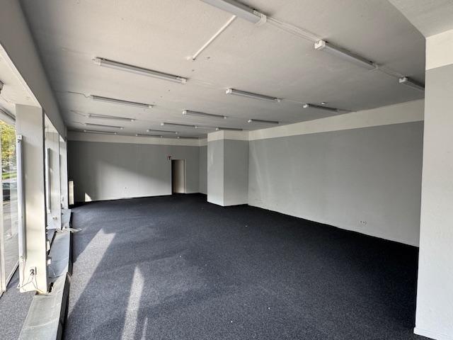 Großzügiges Ladenlokal mit repräsentativer Schaufensterfront in Kassel-Bad Wilhelmshöhe zimmer