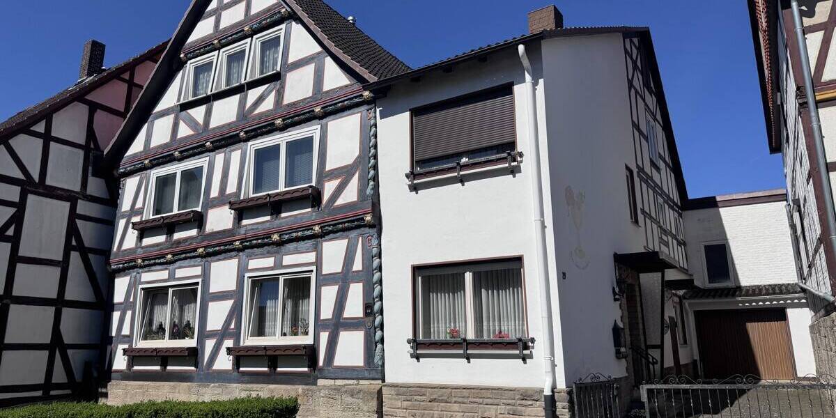 Einfamilienhaus Wolfhagen - 9 Zimmer, 210 m&sup2;, 159.000&euro; | Angebot:26657540