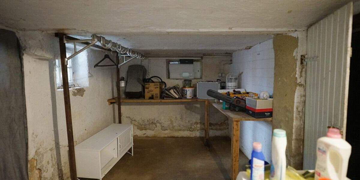 Mehrfamilienhaus, Wohnhaus Baunatal / Kirchbauna Kirchbauna - 7 Zimmer, 154 m&sup2;, 237.000&euro; | Angebot:25727962