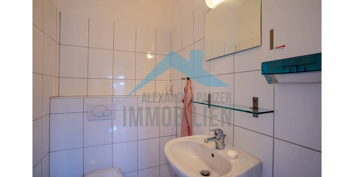 Gepflegte und großzügige Lagerhalle mit Bürogebäude in Autobahnnähe - Logistikpark - Lutterberg! zimmer