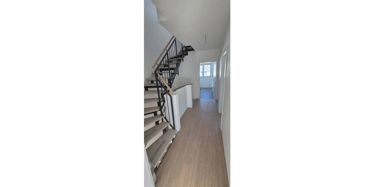 Reihenendhaus Fuldatal Ihringshausen - 4 Zimmer, 140 m&sup2;, 1.750&euro; | Angebot:26089762