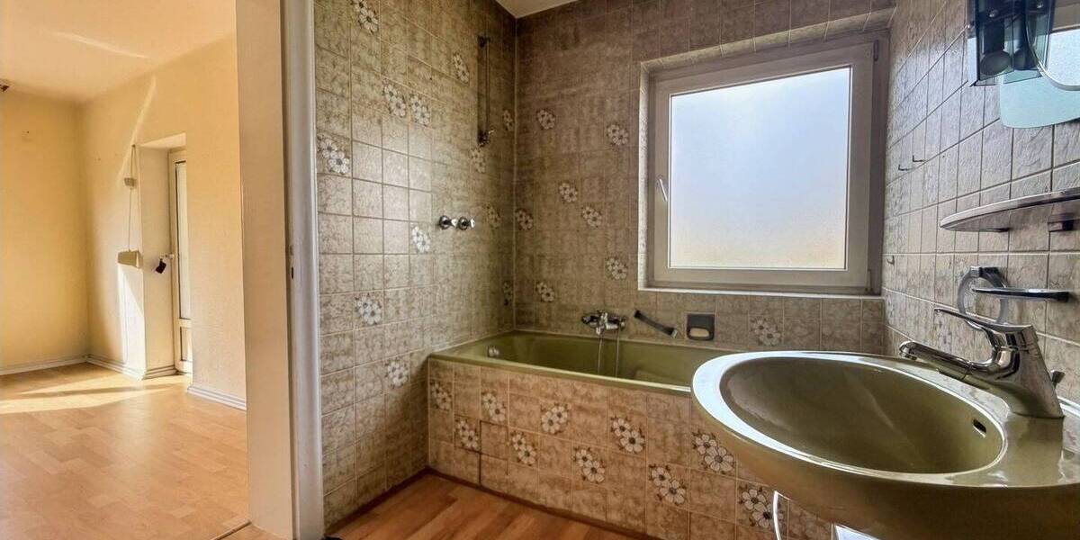 Mehrfamilienhaus, Wohnhaus Kassel Harleshausen - 7 Zimmer, 181 m&sup2;, 375.000&euro; | Angebot:26244008