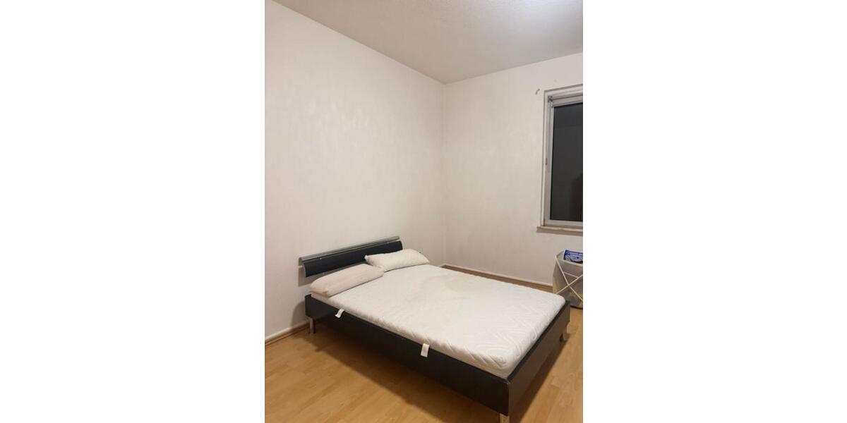 3er WG Wohnung am Tannenwäldchen EBK, Waschmaschine, PKW Platz 3 zimmer