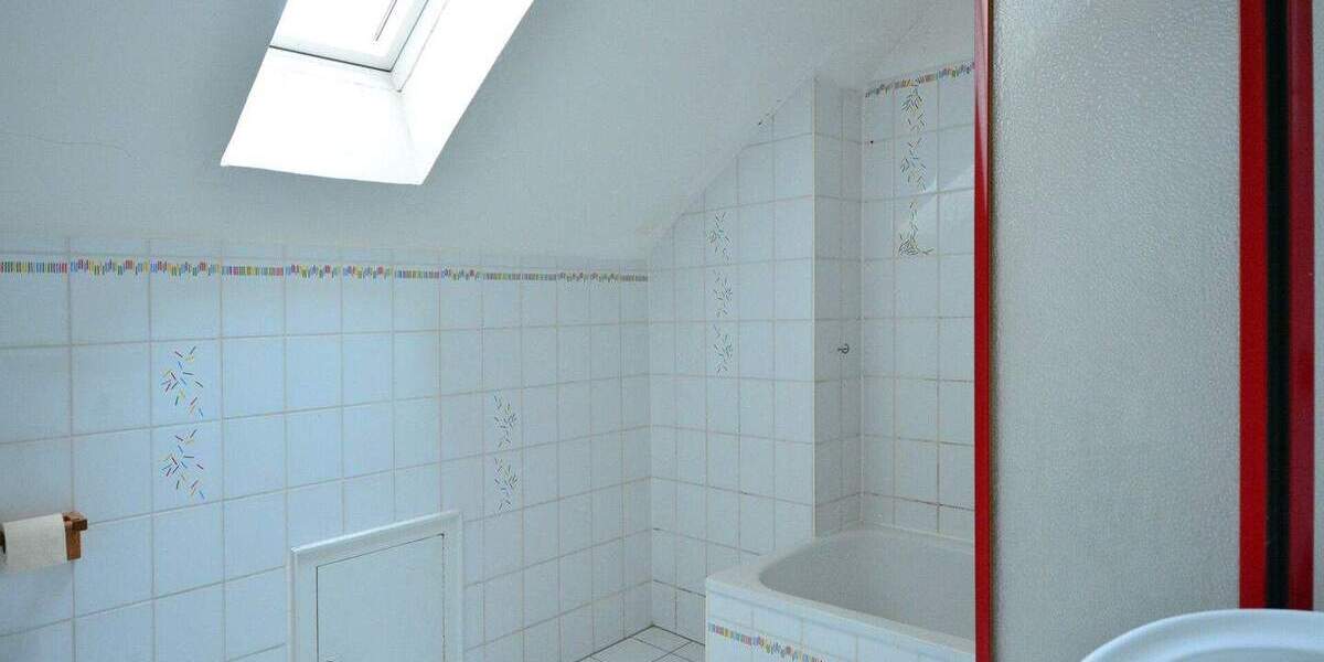 Etagenwohnung Kassel Mitte - 2 Zimmer, 63 m&sup2;, 150.000&euro; | Angebot:25735167