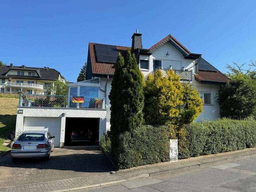 Haus zum Kaufen in Naumburg 399.000 € 217 m²