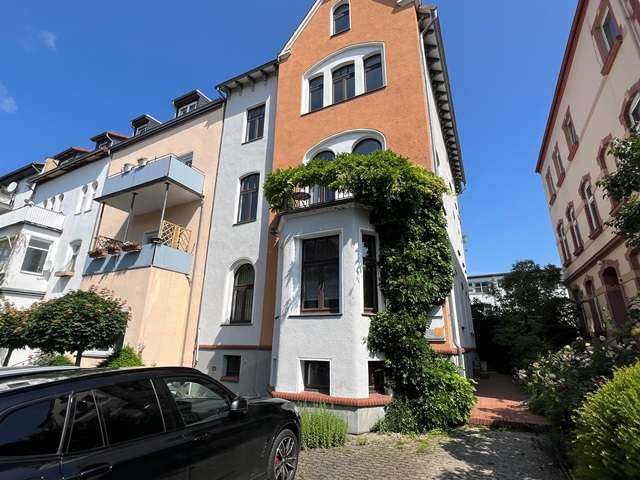 Haus zum Kaufen in Kassel 575.000 € 552.38 m²