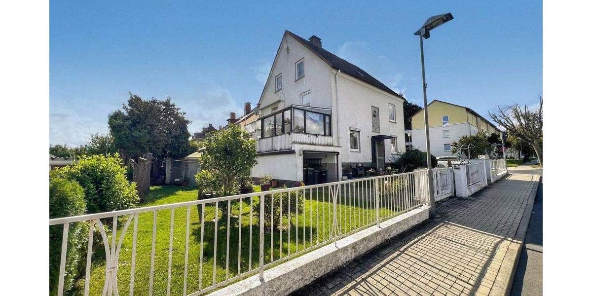 Charme der 1930er im großzügigen Mehrfamilienhaus erleben 8 zimmer