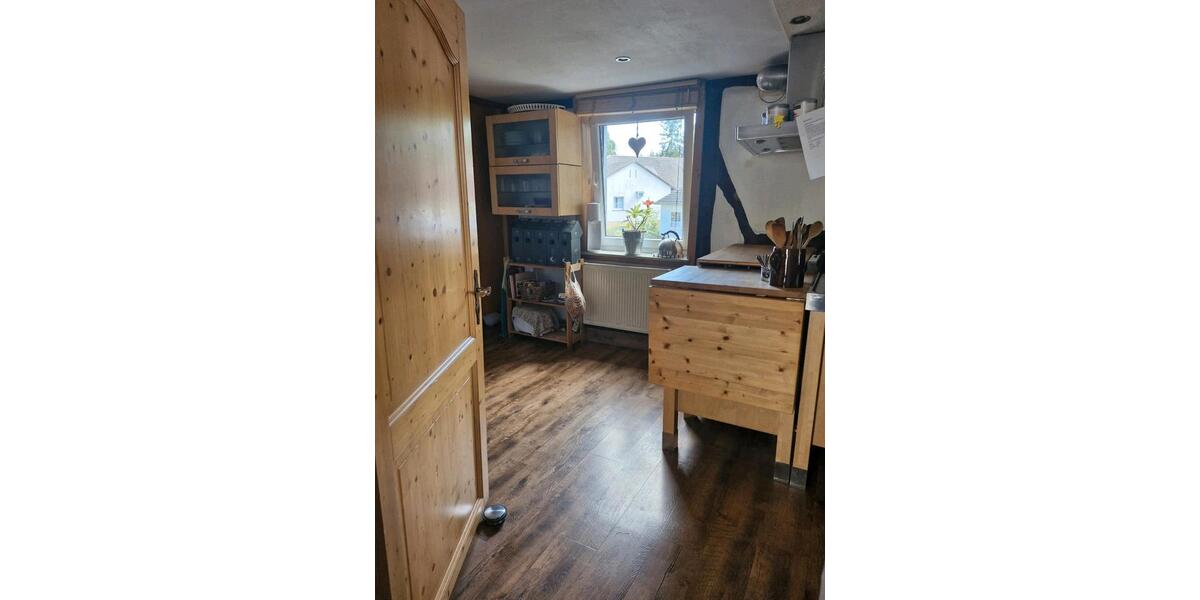 Einfamilienhaus Lohfelden - 6 Zimmer, 140 m&sup2;, 220.000&euro; | Angebot:27005236