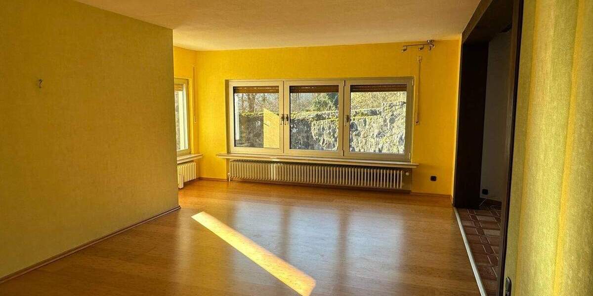 Einfamilienhaus Fritzlar - 6 Zimmer, 145 m&sup2;, 150.000&euro; | Angebot:25670489