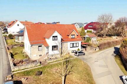 Haus Breuna - 9 Zimmer, 260 m&sup2;, 365.000&euro; | Angebot:27119484