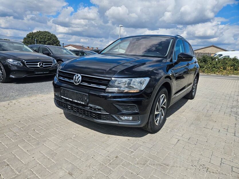 VW Tiguan 99.676 km 18.750 € Calden 34379