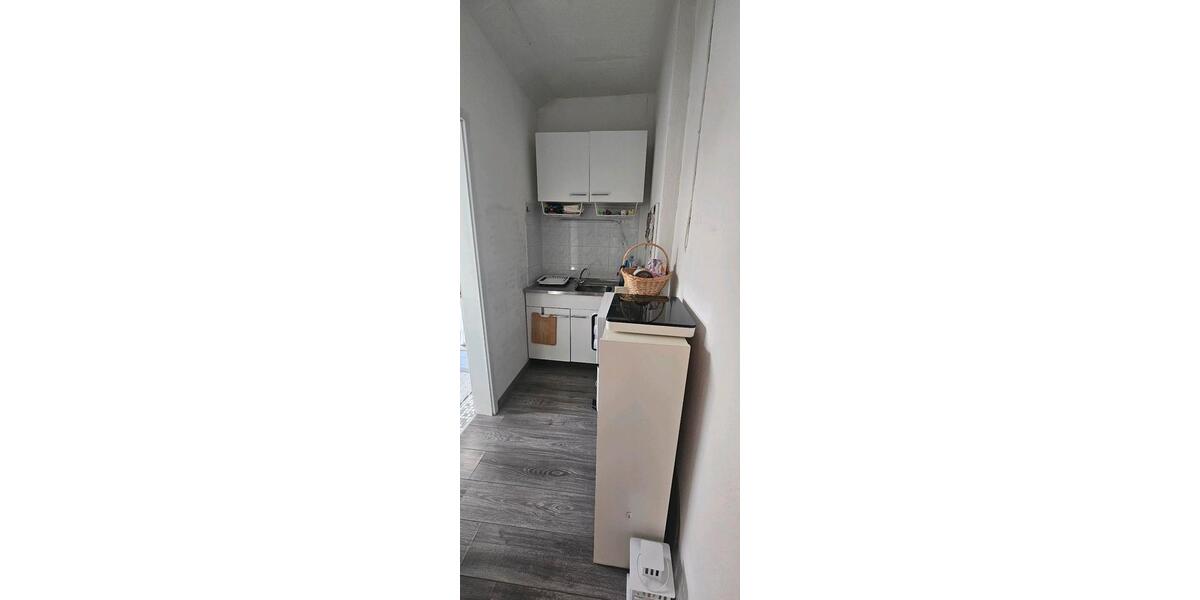 Dachgeschoßwohnung Kassel Vorderer Westen - 2 Zimmer, 34 m&sup2;, 270&euro; | Angebot:25407881
