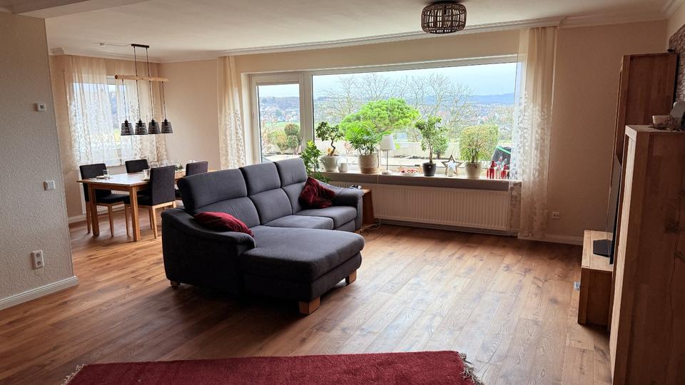 Über den Dächern von Kassel: Oberstes Geschoss mit Panoramablick 4 zimmer