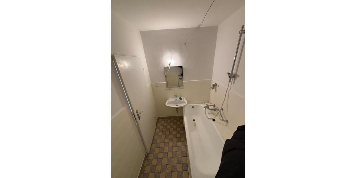 Dachgeschoßwohnung Kassel Fasanenhof - 28 Zimmer, 85 m&sup2;, 235&euro; | Angebot:25975095